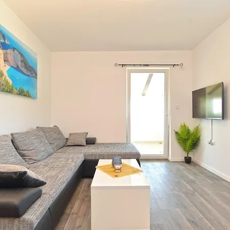 Appartement Monsena 1898 *